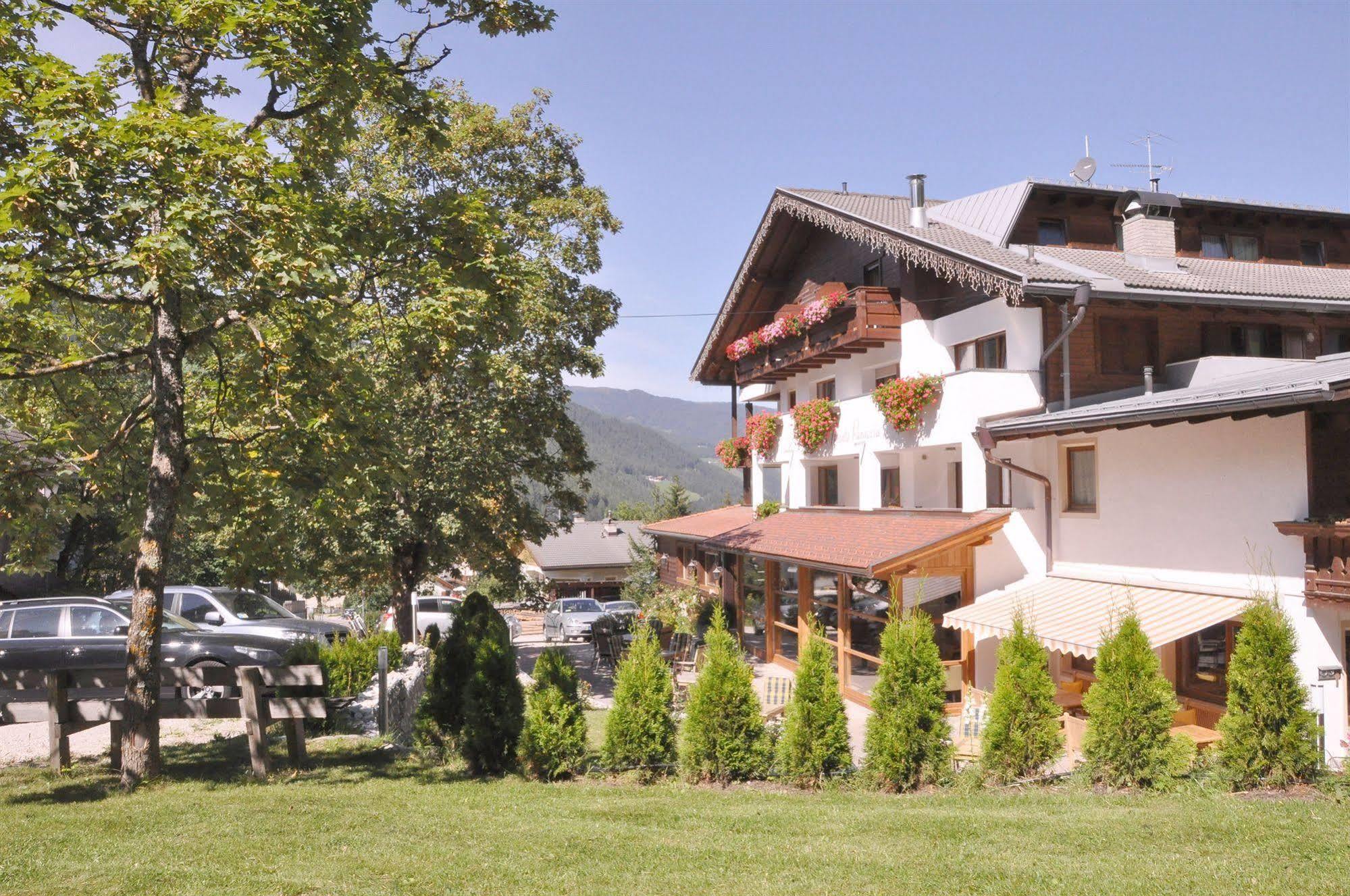 Hotel Monte Paraccia San Vigilio Di Marebbe Εξωτερικό φωτογραφία