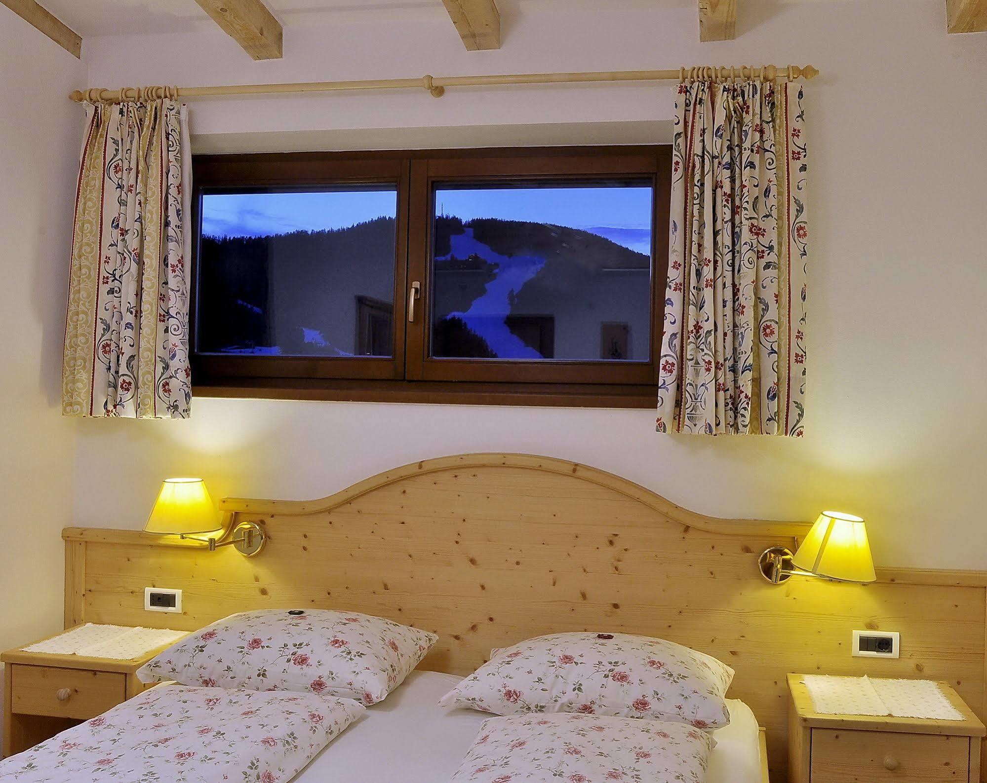 Hotel Monte Paraccia San Vigilio Di Marebbe Εξωτερικό φωτογραφία