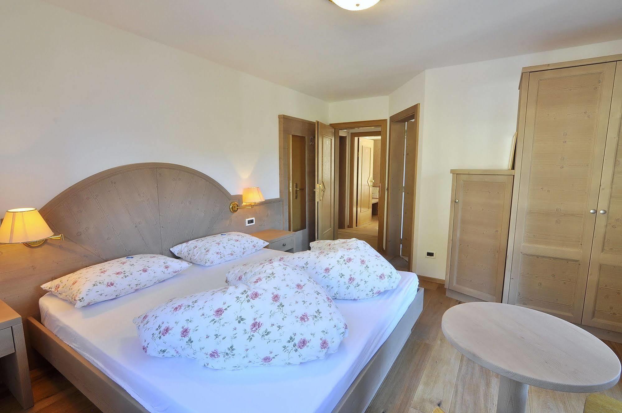 Hotel Monte Paraccia San Vigilio Di Marebbe Εξωτερικό φωτογραφία